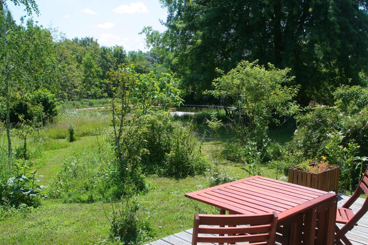 Bed and Breakfast Ecolieu Le Chant Du Temps Saint-Usuge Exterior foto